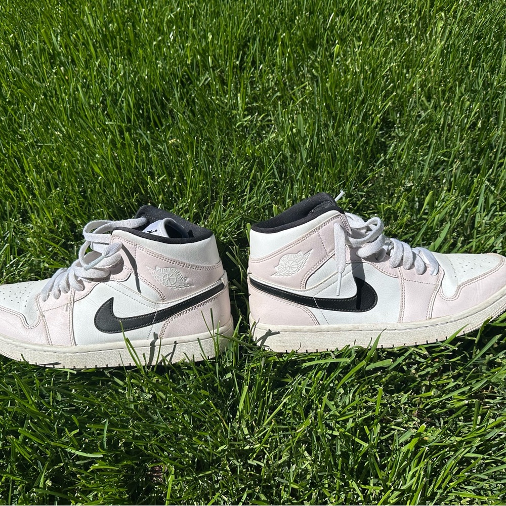 Nike Air Jordan 1 Mid ‘Barely Rose’ Women’s Size 9M